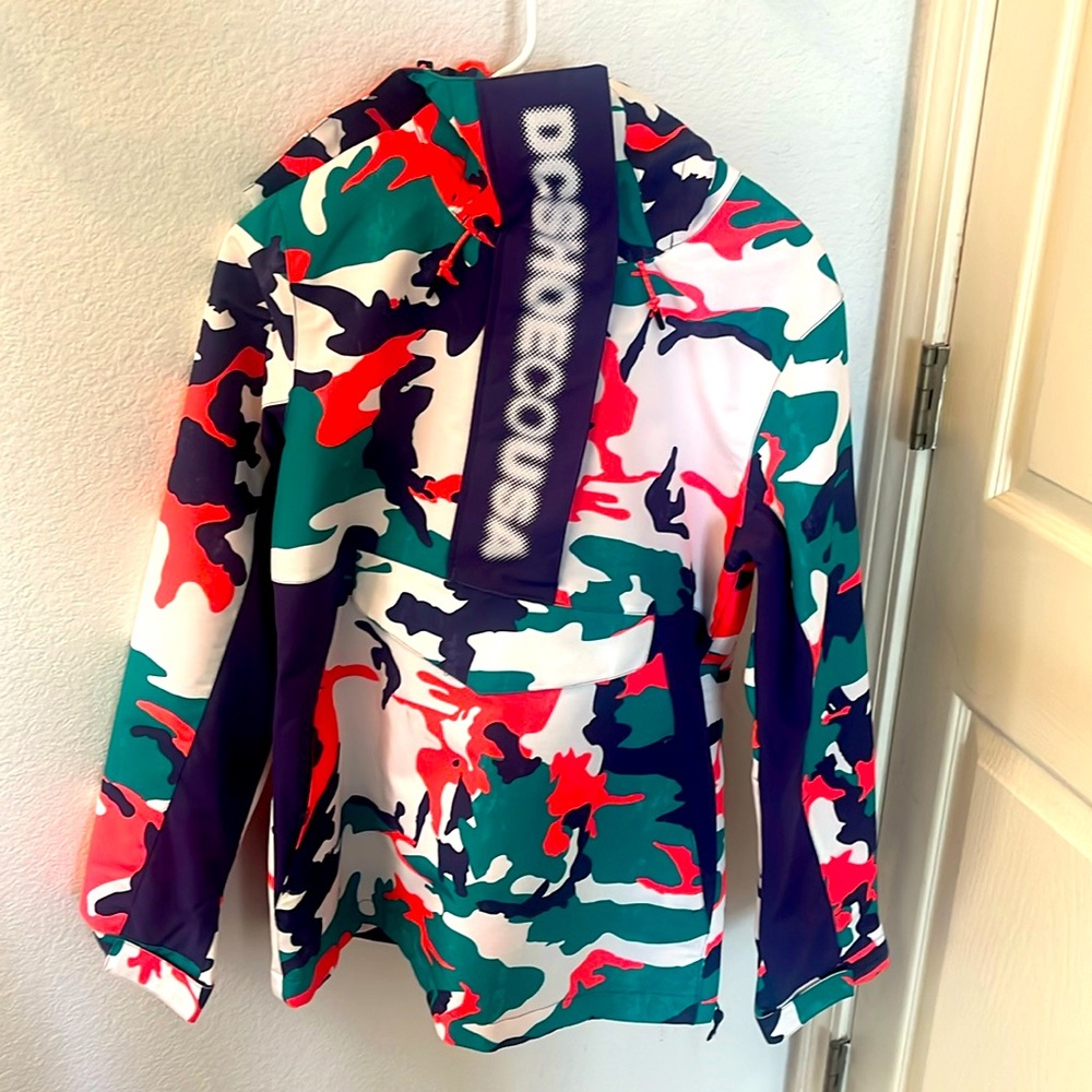 Never worn, waterproof, anorak snow jacket